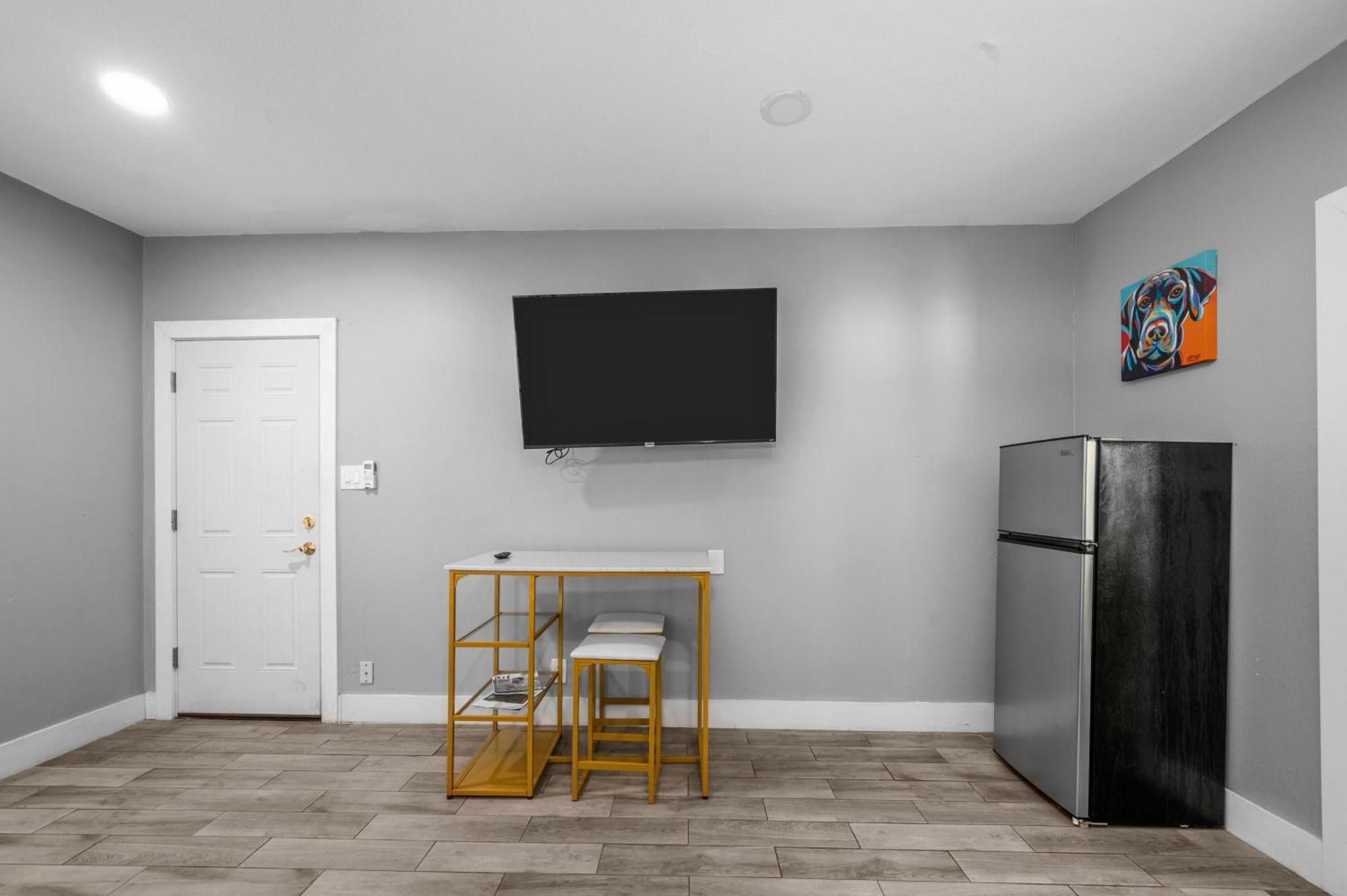 דירות Chic Studio Apt In Central Houston With Free Park מראה חיצוני תמונה